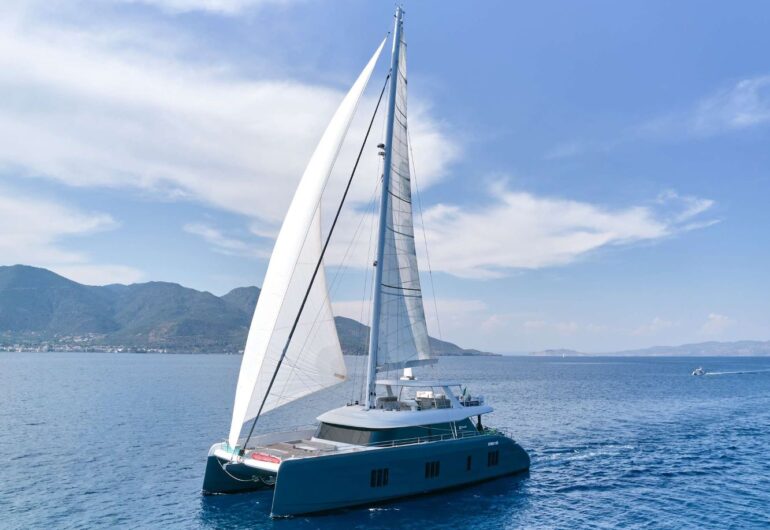 Athens Diamond Cruises Luxury Yacht Charter in Greece