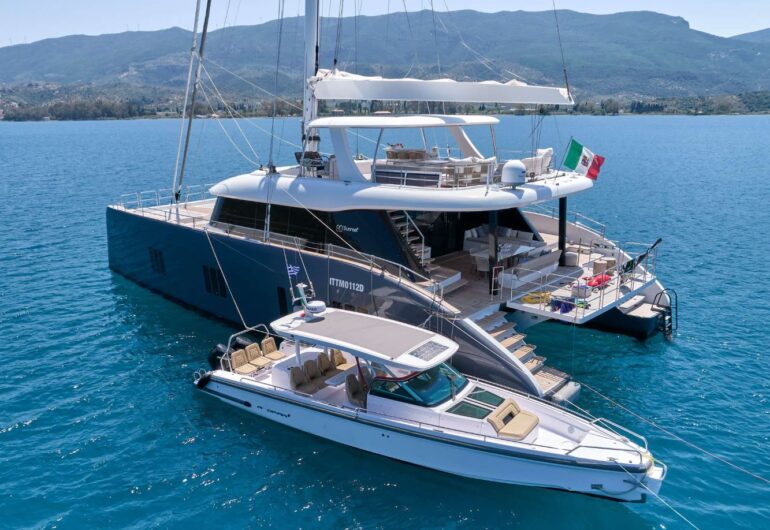 Athens Diamond Cruises Luxury Yacht Charter in Greece