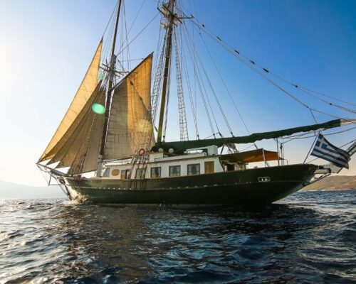 Athens Diamond Cruises Luxury Yacht Charter in Greece