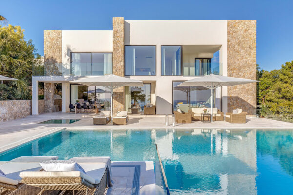 Athens Diamond Cruises Luxury Yacht Charter in Greece